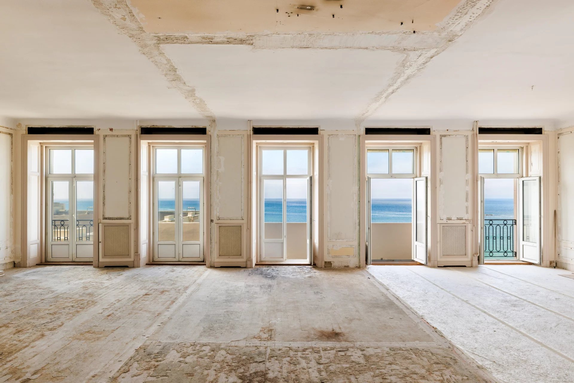 Biarritz Grande Plage, plateau rare au premier rang océan