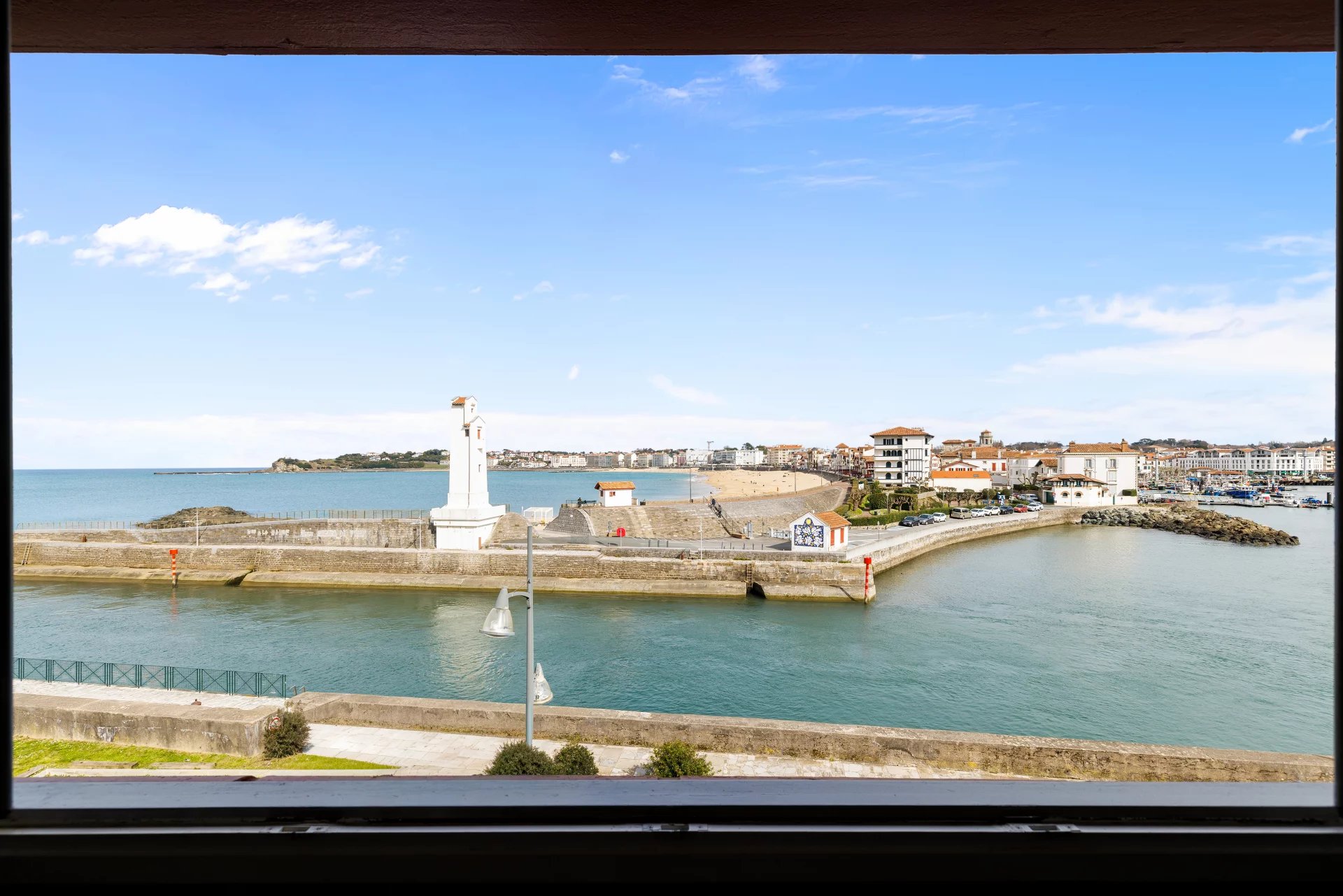Ciboure, maison de ville avec vue panoramique sur le port et la baie