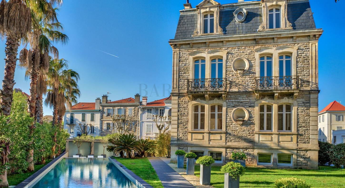 hotel particulier biarritz centre avec piscine