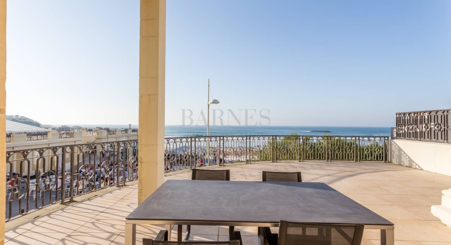 luxury apartment biarritz in front of the grande plage