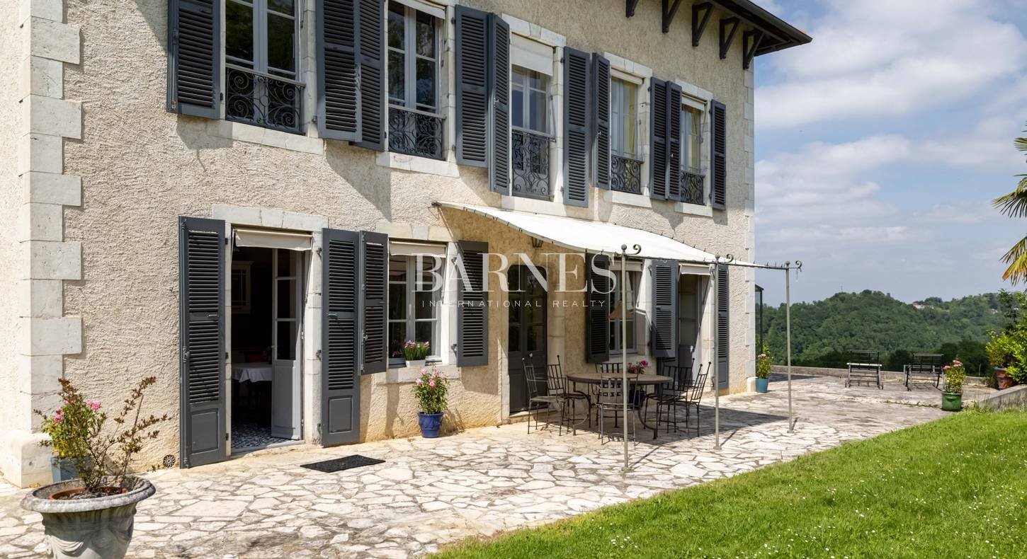 Mansion on the hills of Jurançon