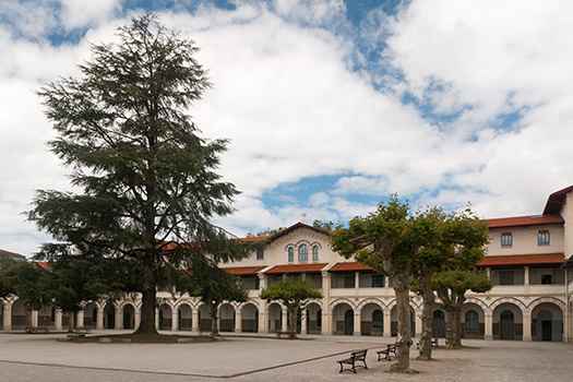 Bayonne coll%c3%a8ge de marracq cour ve 20150919 - Translation missing: en.helpers.application.image_tag.default_alt