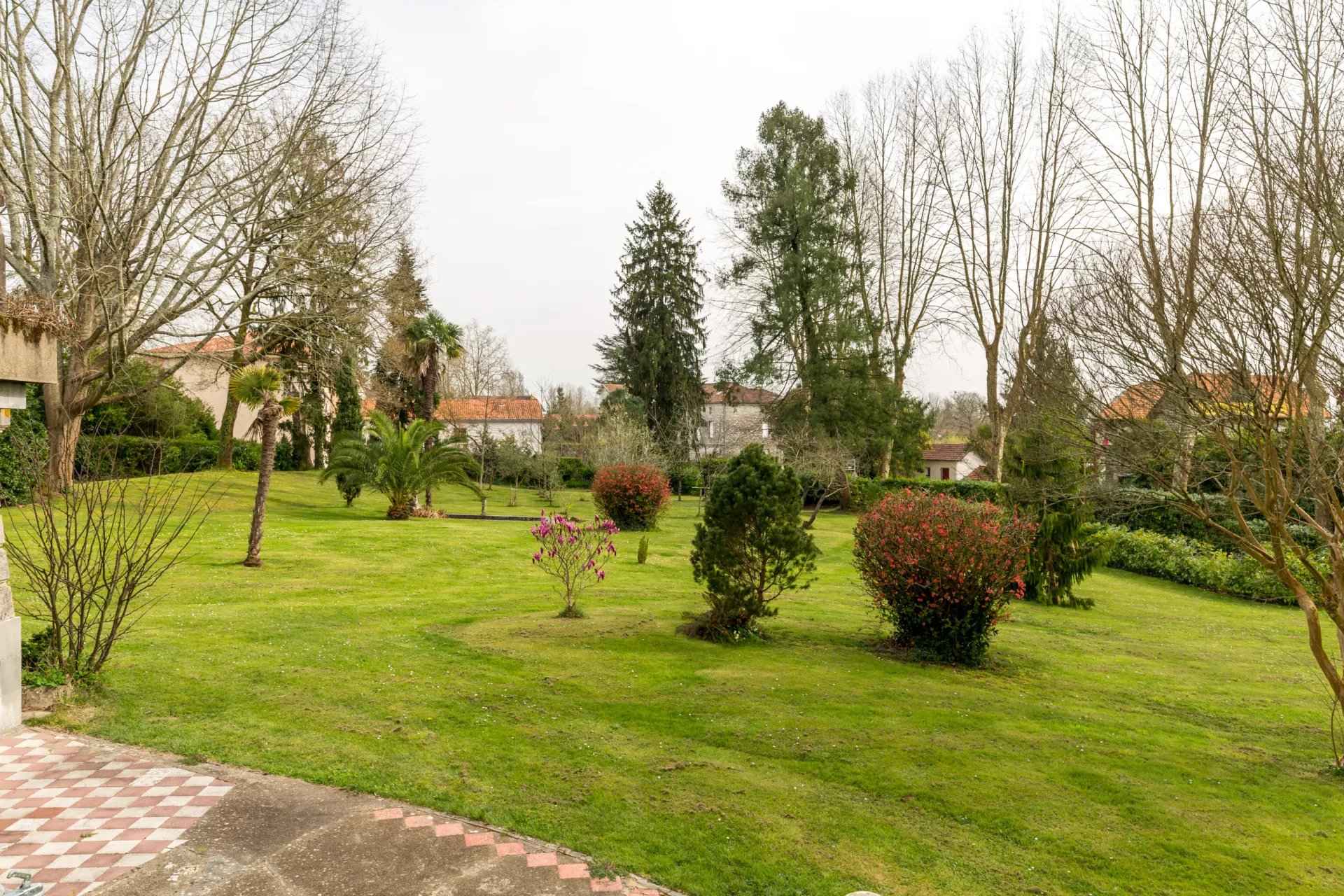 1e5594e34aa6d67fe1feafb1ea5f9a5a f83d2e4d87 1920 original - Attribut alt par défaut.