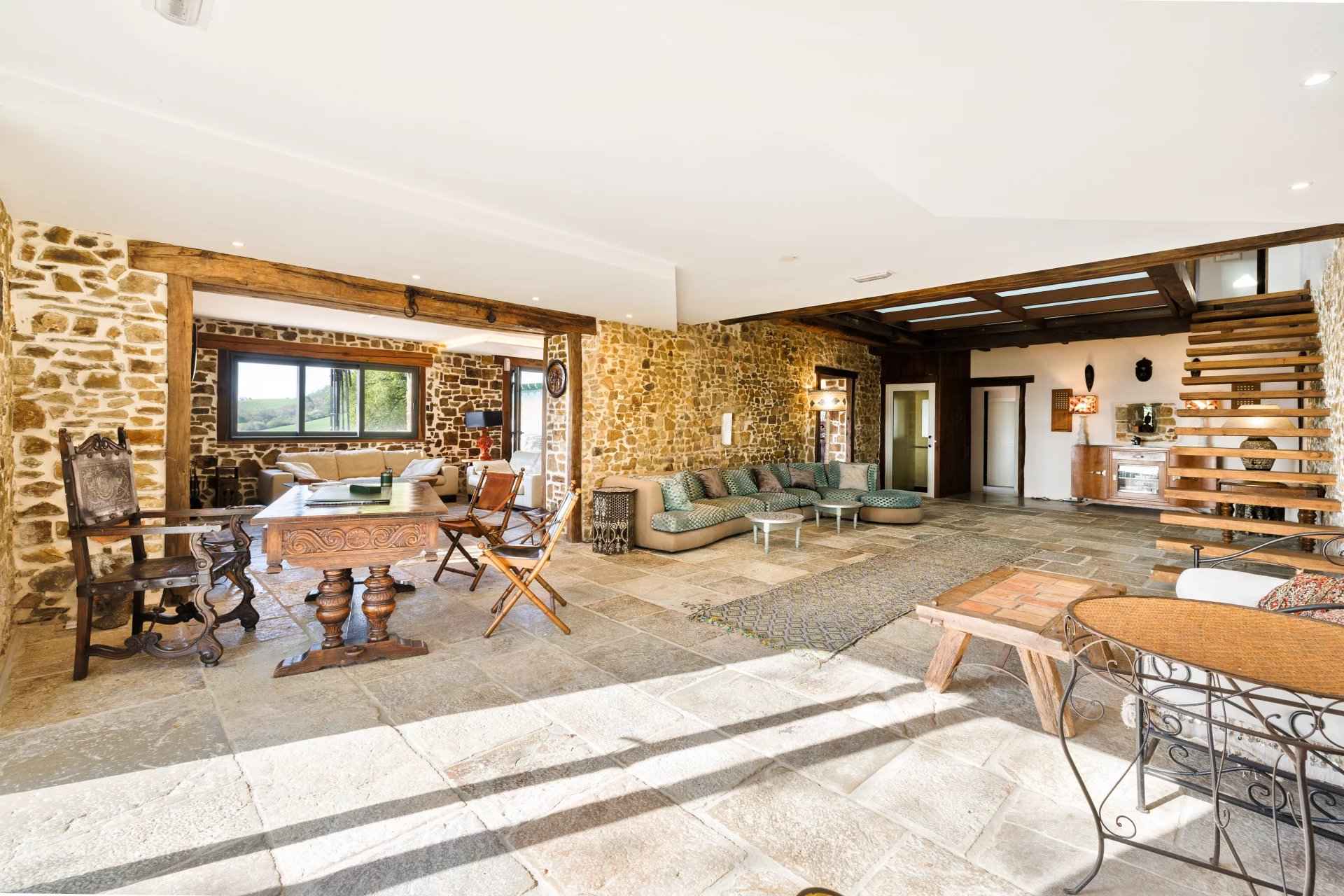 4614462a8dc98892d9a22d17c3263578 6110b447ca 1920 original - Attribut alt par défaut.