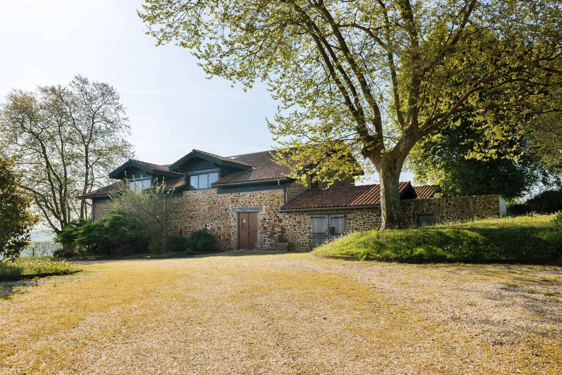 1c84950aa45db52b3c8e8c3795610fbb ba70e59fa9 1920 original - Attribut alt par défaut.