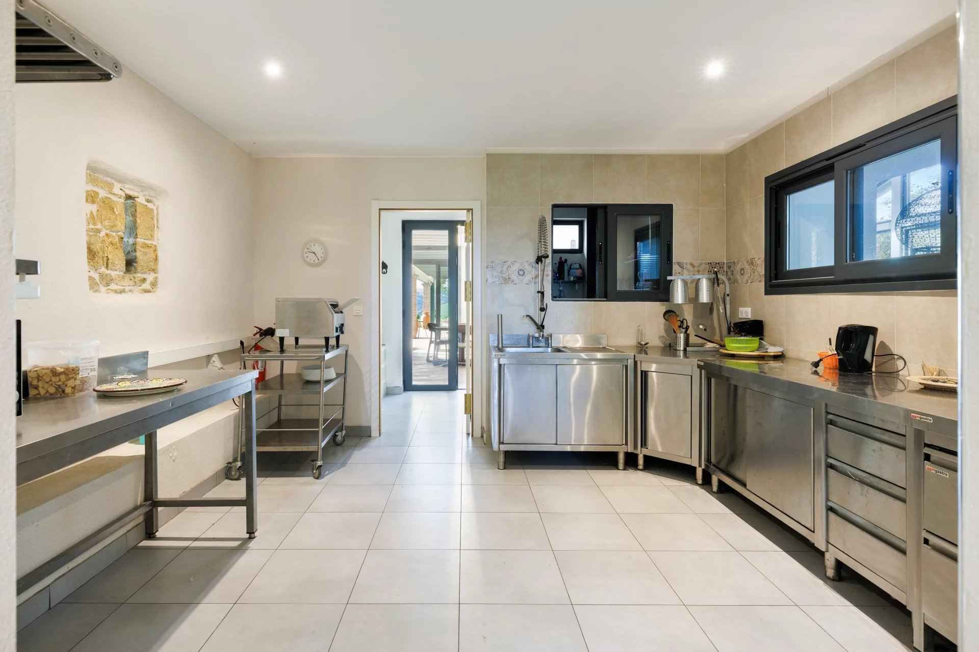 1b2fe06cf5e03299a1ff18cb23f2e2bc bd90c08fd4 1920 original - Attribut alt par défaut.