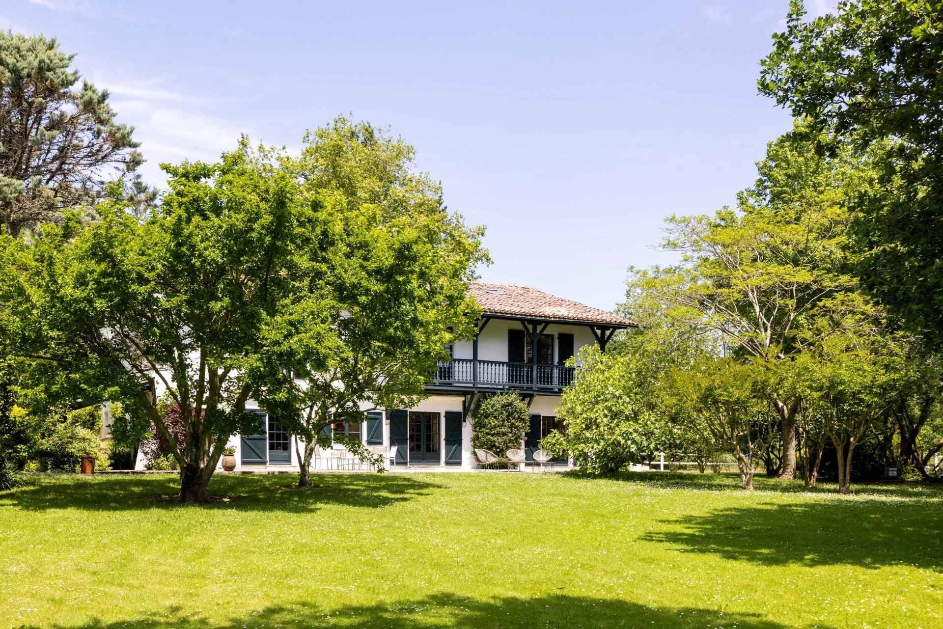 9478a344de40f4ac68b673c37de61cdb e33805251e 1920 original - Attribut alt par défaut.