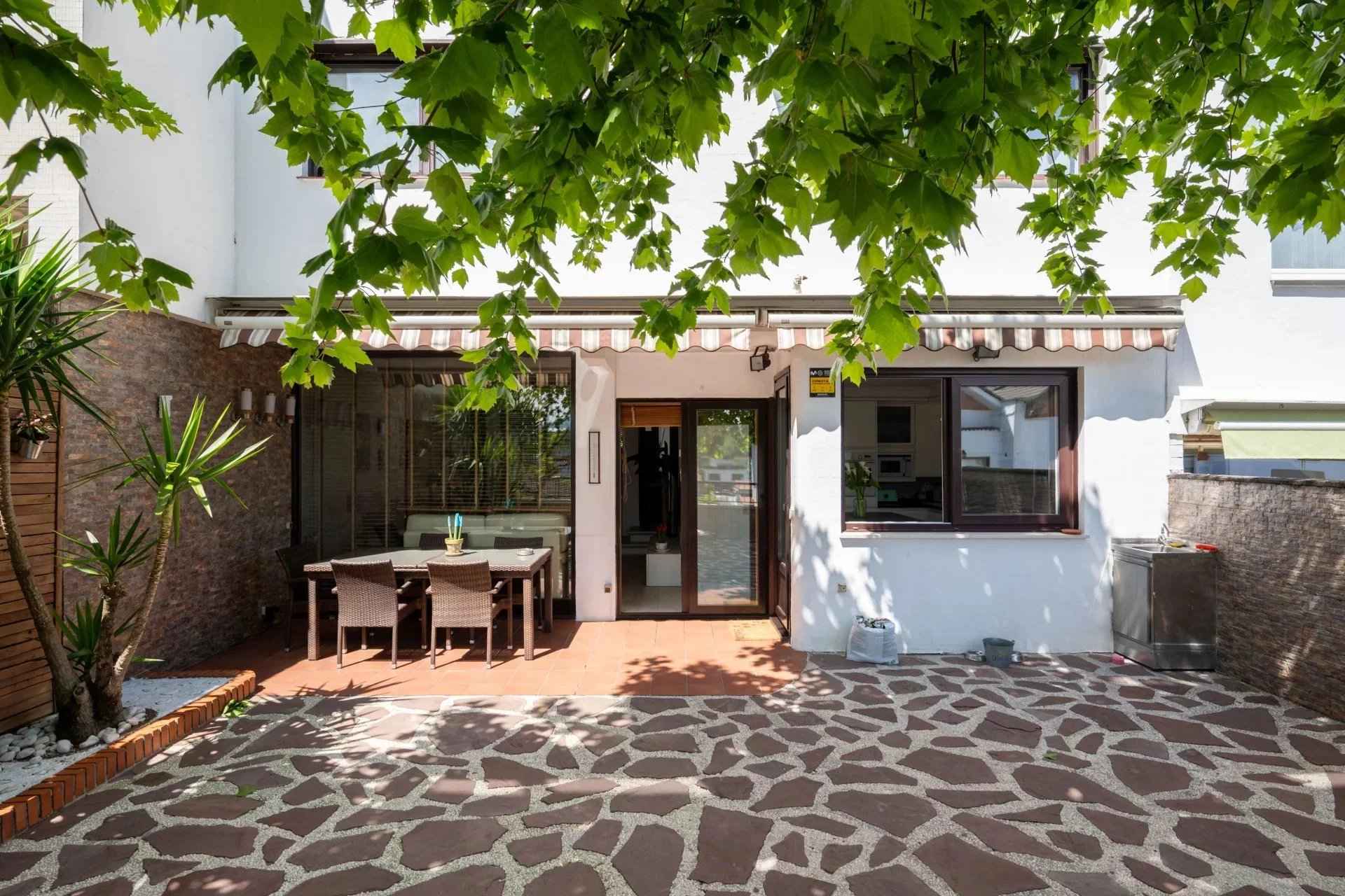 8010812d8a1eb2a1aaf2a3a279c1447c bff101ea36 1920 original - Attribut alt par défaut.