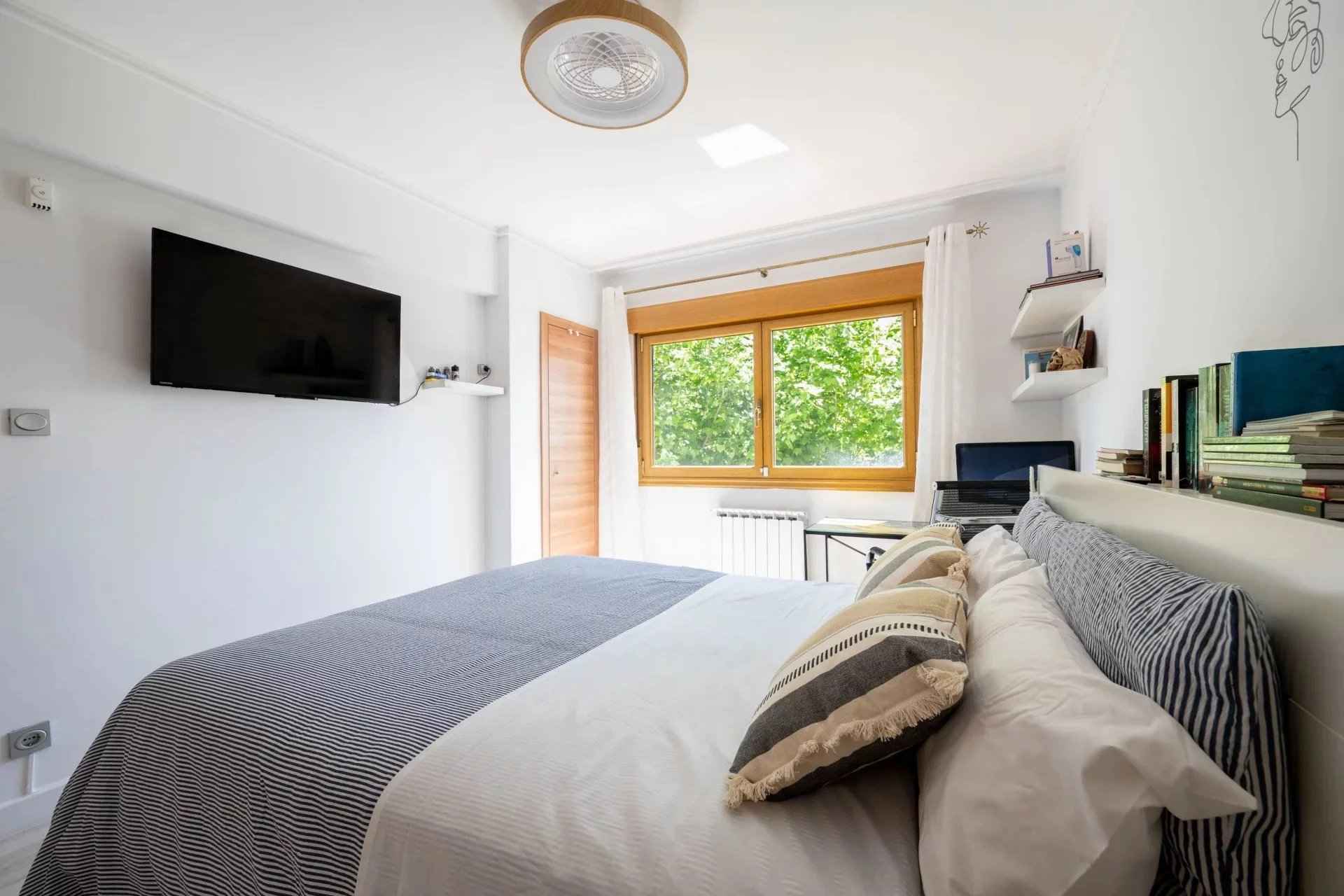 89183047fc4f9de11c2a4eebed37f704 04759a032b 1920 original - Attribut alt par défaut.