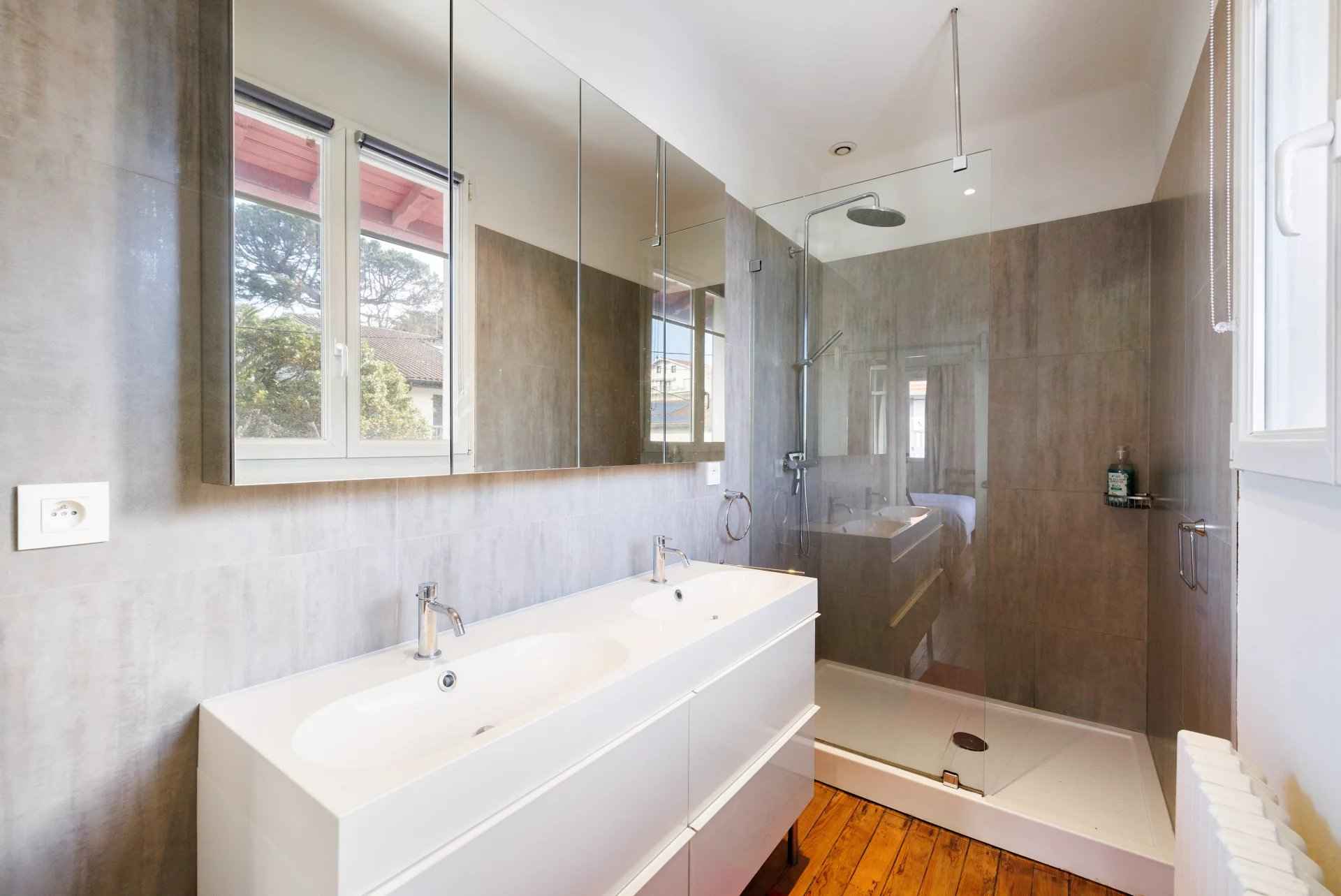 Ad2b98876c5bedde643707b16d8d03ae dd521b8caa 1920 original - Attribut alt par défaut.