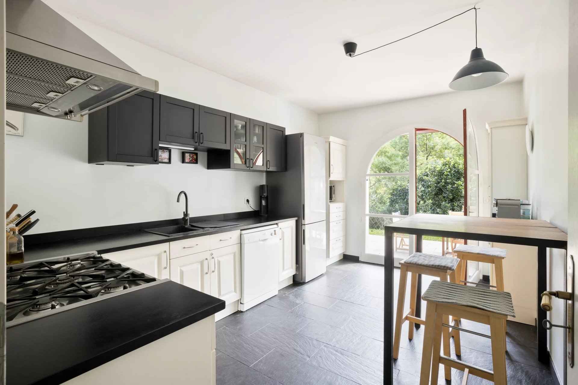 7b495e2357a7471ba7501989e1572656 6f37c1464c 1920 original - Attribut alt par défaut.