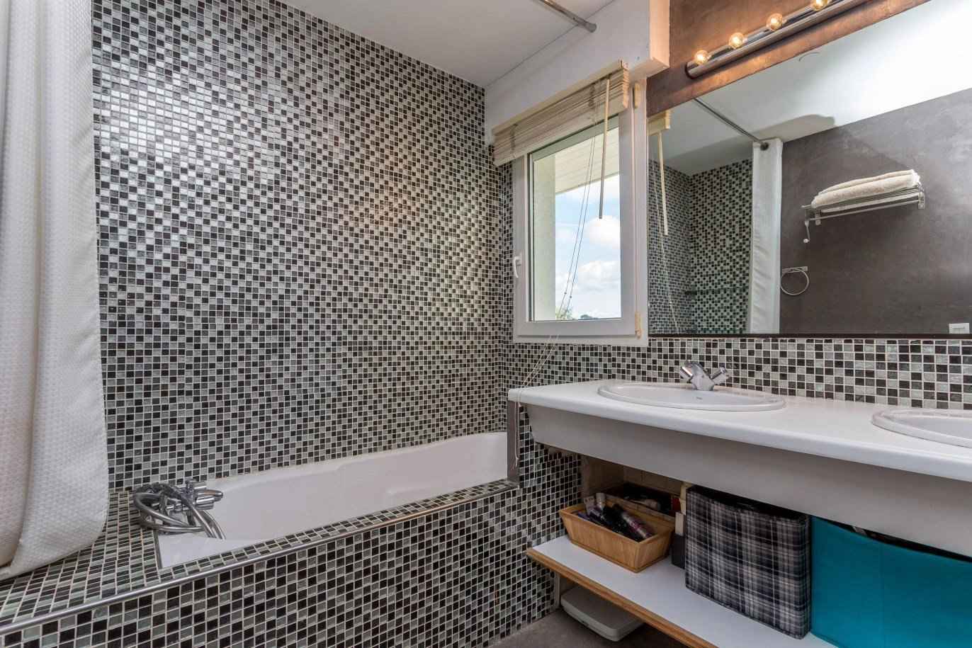 331de6ad844f21150d0e73438e55da40 2d5545b919 1372 original - Attribut alt par défaut.