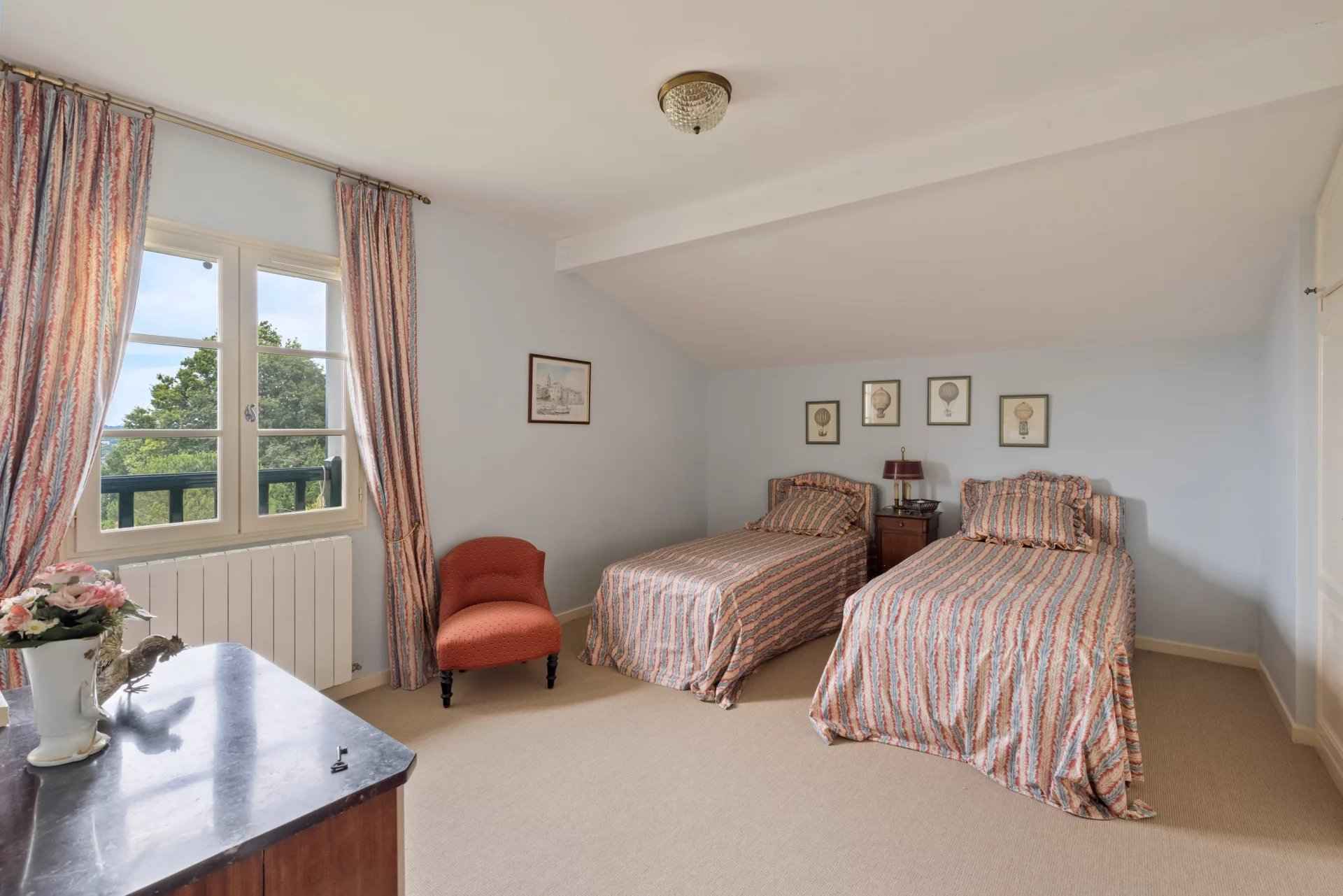 85eee86feab40d6b781d9b1e8ebe350c f58046c307 1920 original - Attribut alt par défaut.