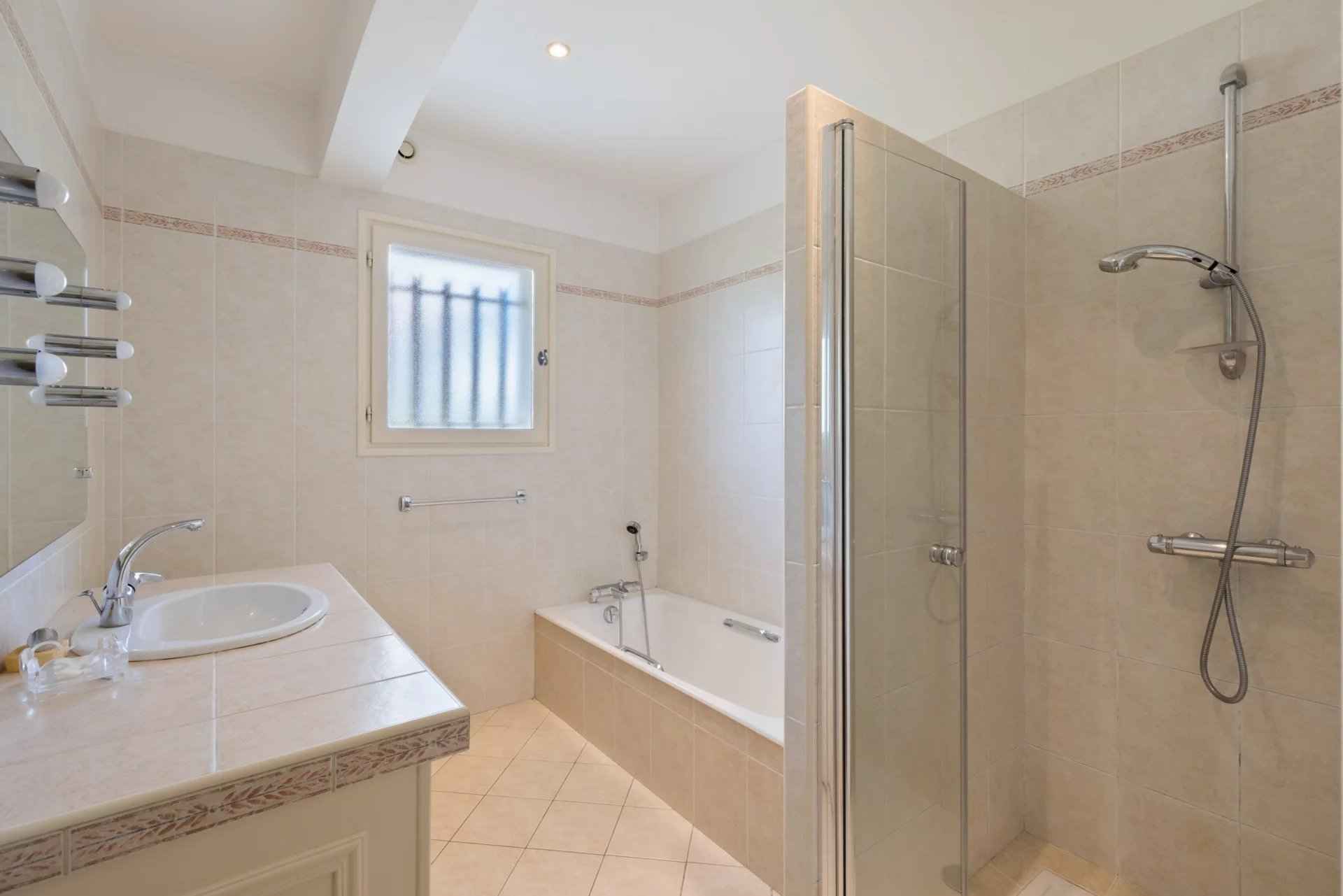 Df2501fa33e0cd34de4b94cb959b5ec7 63e1496407 1920 original - Attribut alt par défaut.