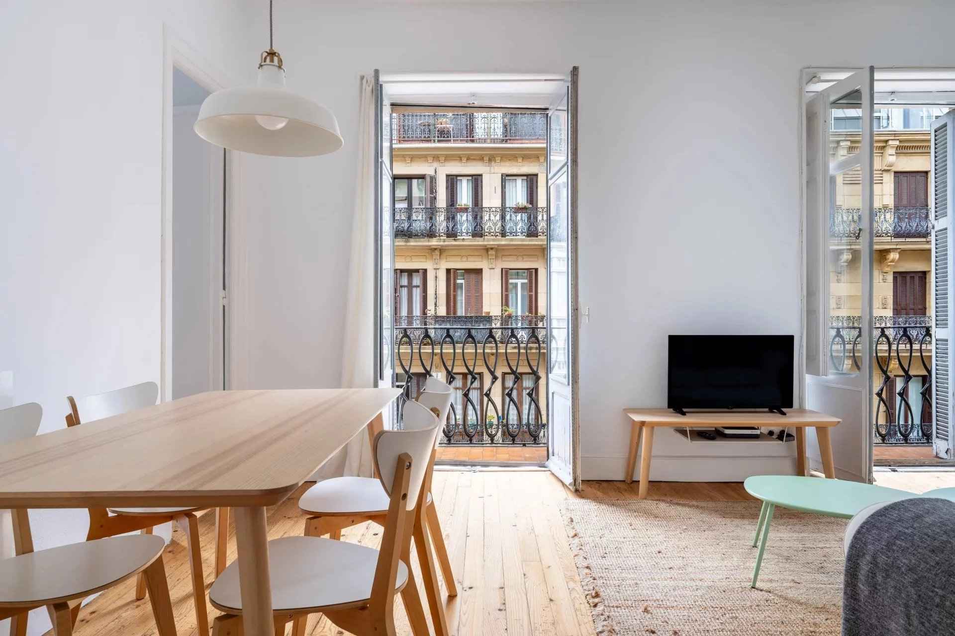 C991d7a2104b3f23c03fb81f31ddf1f8 8089d44e01 1920 original - Attribut alt par défaut.