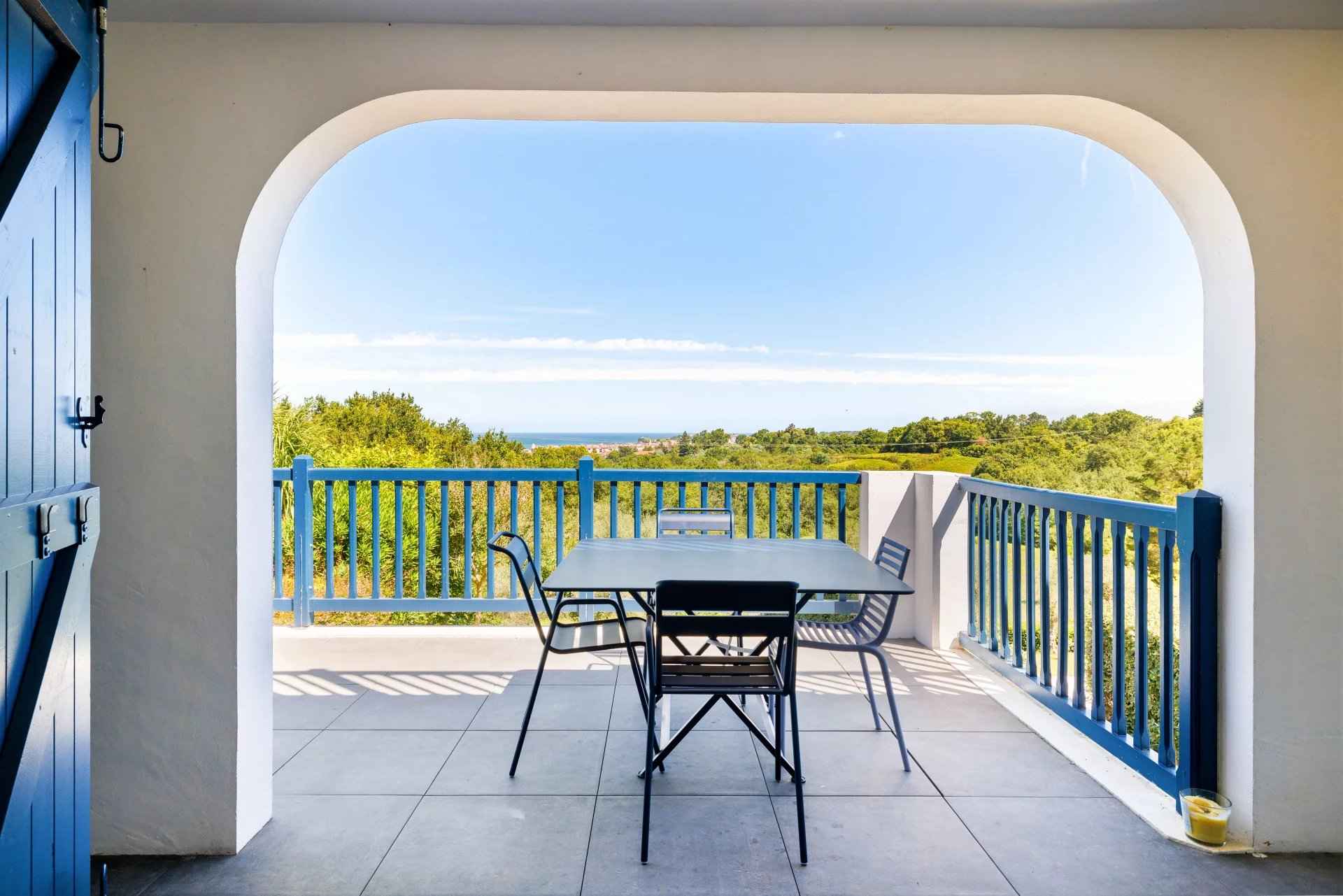 F52972544dc056081f5106560abed028 20d2594bf1 1920 original - Attribut alt par défaut.