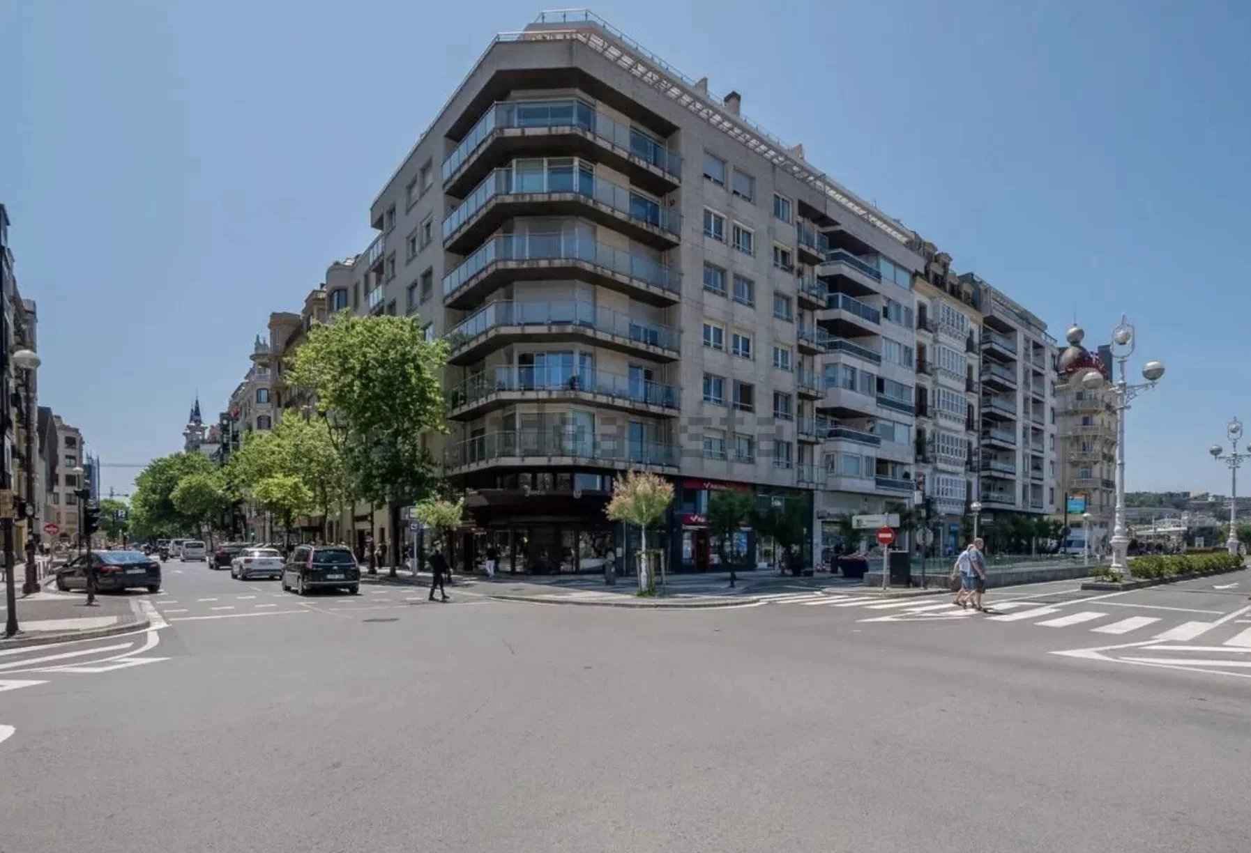 B126b554db662ad81f3e8580123fb692 36cf030640 1794 original - Attribut alt par défaut.