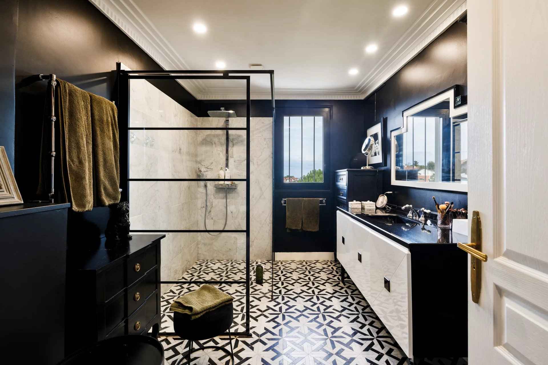 Ad92c0249cde901cc01fbf03d88f47ba 024e3bb112 1920 original - Attribut alt par défaut.