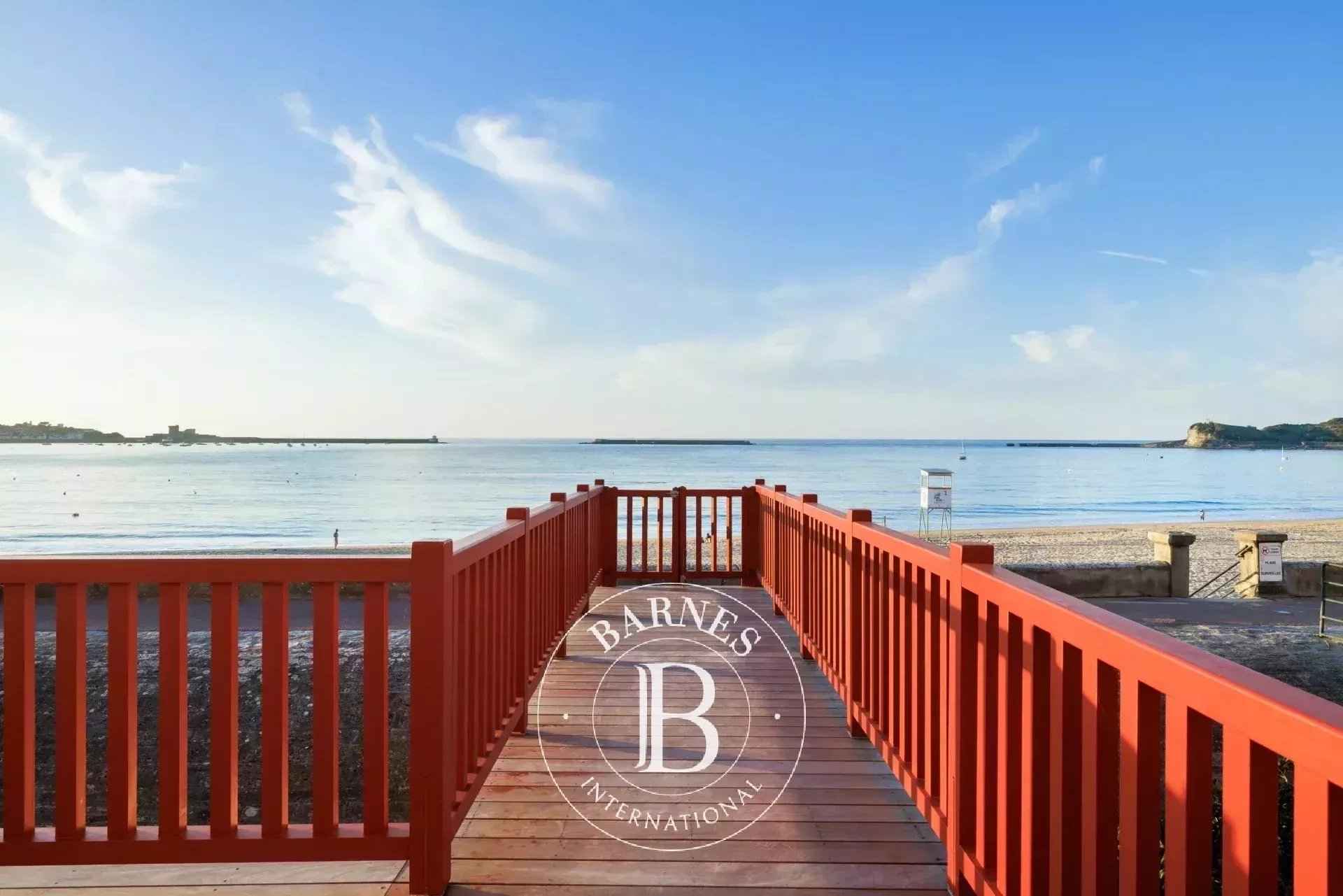 Picture 84079676 2 watermark - Attribut alt par défaut.