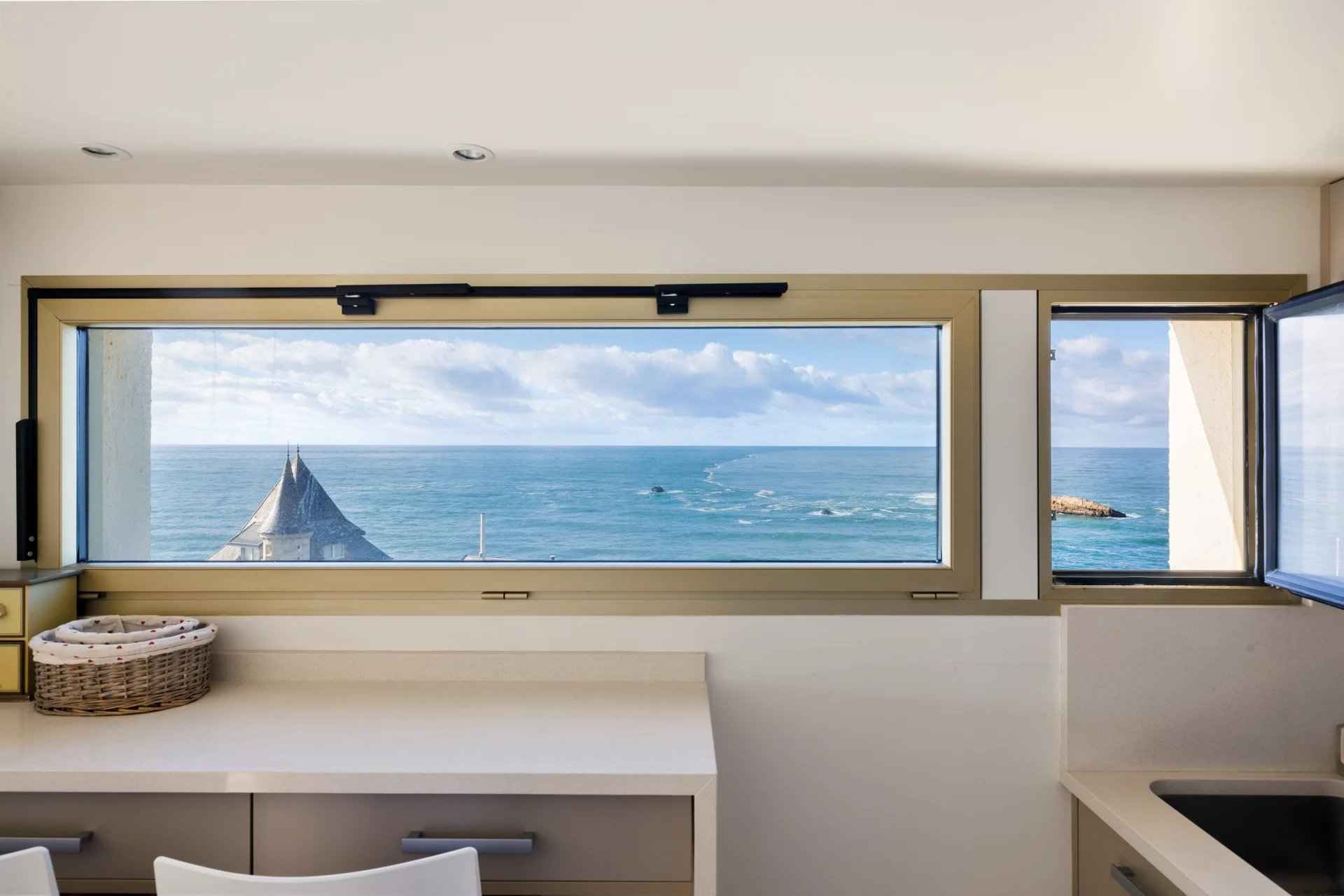 350b700d2328532ef74386b9c1014540 d3cedd602a 1920 original - Attribut alt par défaut.