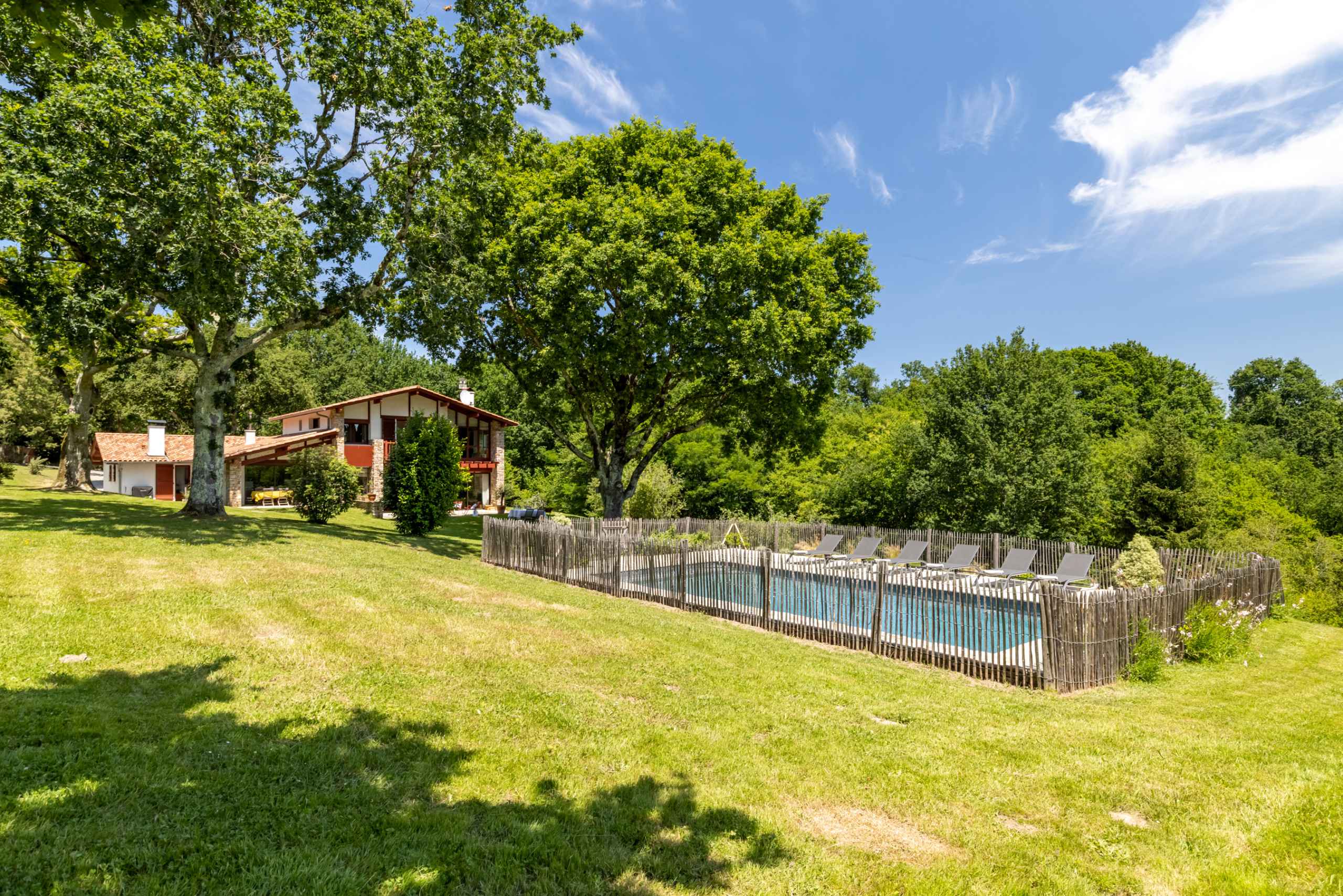 1763127204389e772cad56454c9f3ebd7a07ef1740 - Attribut alt par défaut.