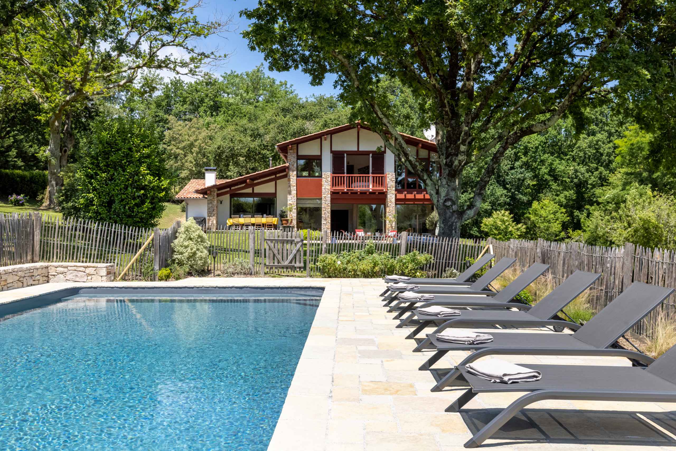 176312719889dffa209b4a3f48931f1be8de6d1e4b - Attribut alt par défaut.