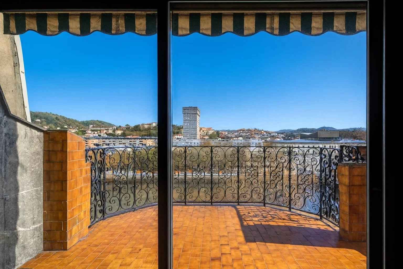 64dd48b4a5898b3c276b9a80a283350c 62c1d5ca3b 1536 original - Attribut alt par défaut.