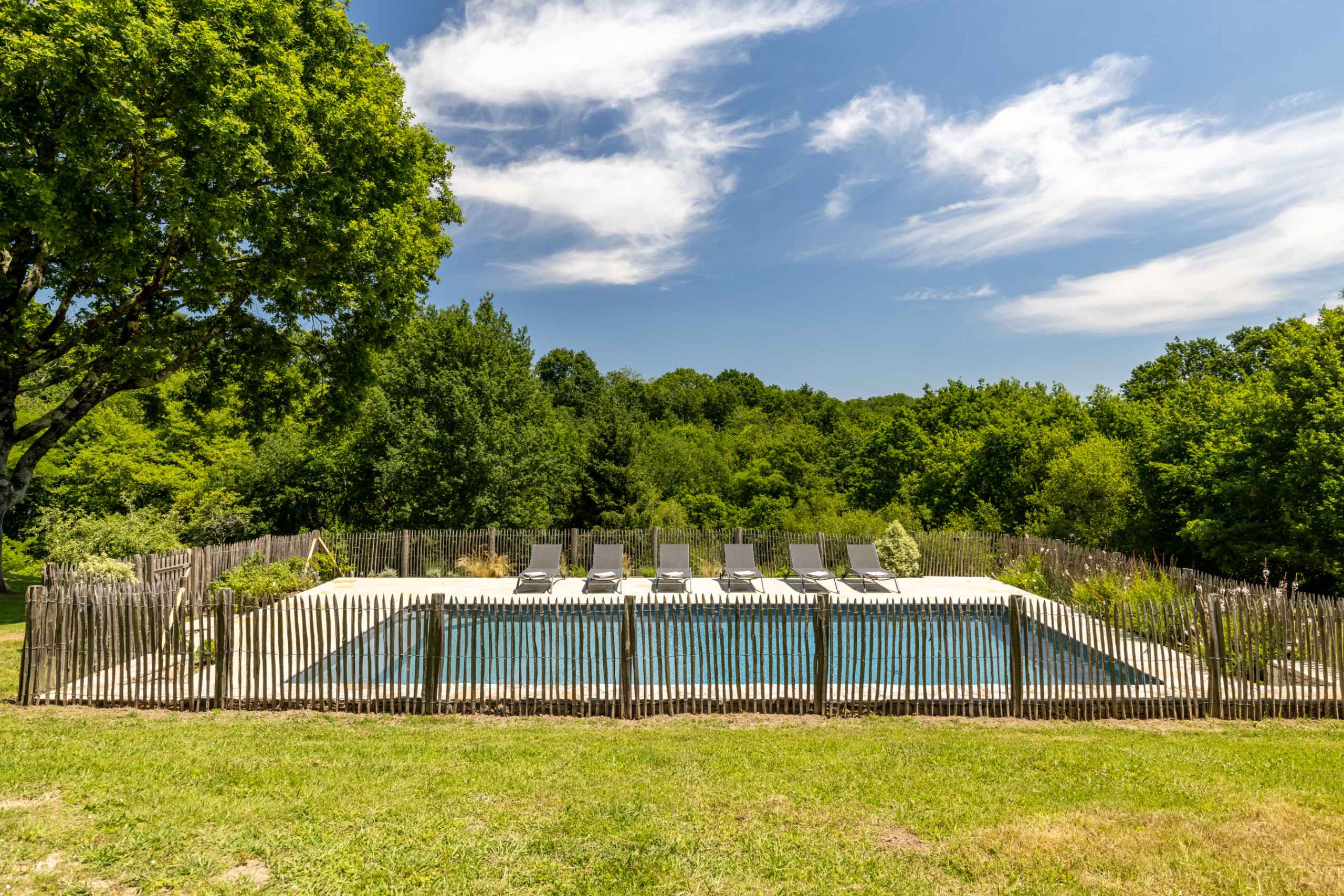 17631272024c81123cfa75fd1cd11af7415cb4bd36 - Attribut alt par défaut.