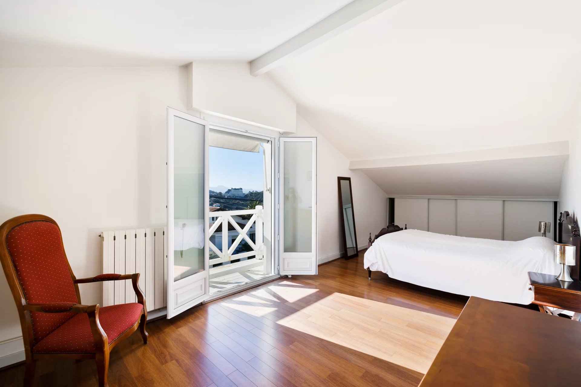 4d7b7c497af56c3c6e663a85e99600f7 2b64aae13b 1920 original - Translation missing: en.helpers.application.image_tag.default_alt