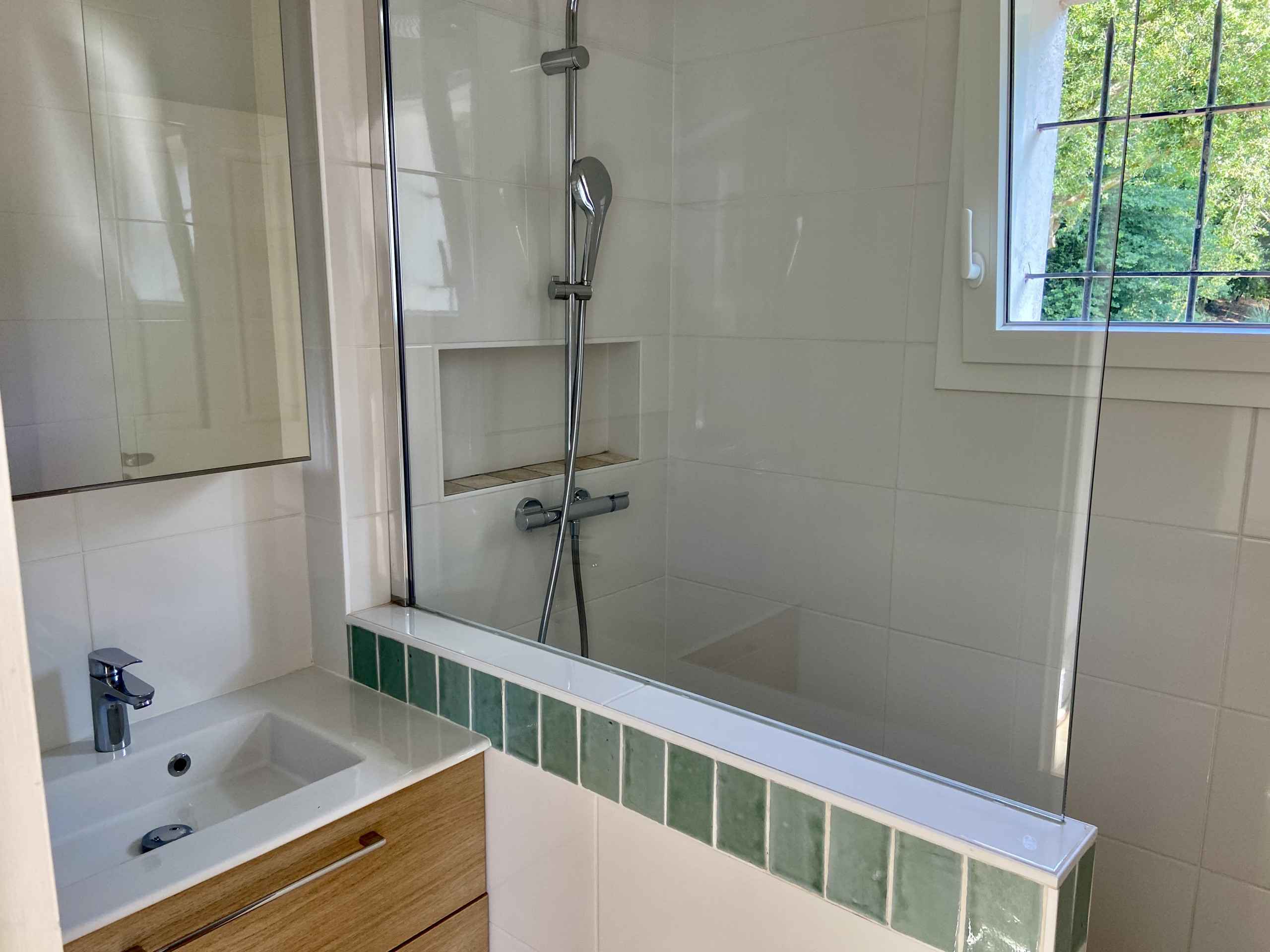 1763130813ee8af3355bf0f982734d0779d8d9fce0 - Attribut alt par défaut.