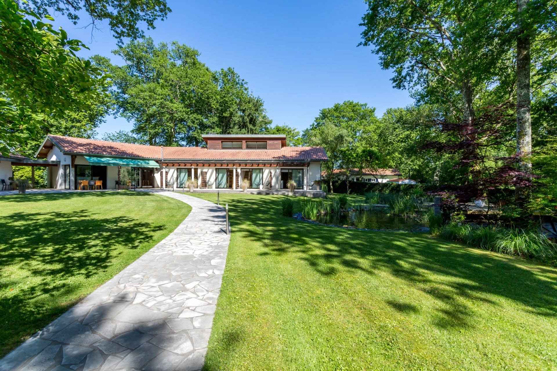 6980a5ba7e0dee0f3a30325155dfb6ab 26eb13937b 1920 original - Attribut alt par défaut.