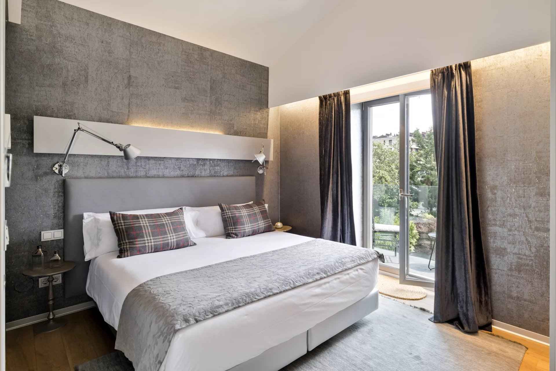 Abd0ee87dba23a7378f84460372a2ac4 380920c618 1920 original - Attribut alt par défaut.