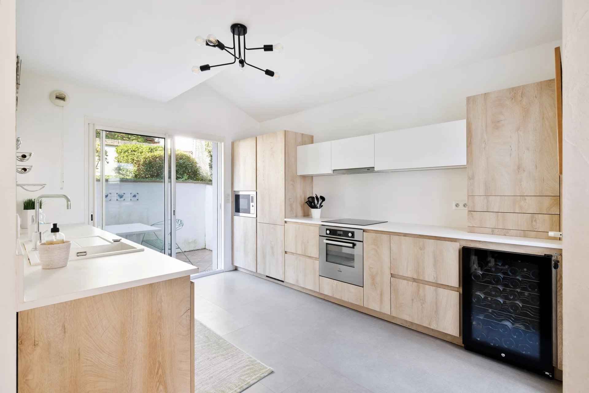 Da18a9ef92d7eff285c97a367247e5f0 3f915b72ab 1920 original - Attribut alt par défaut.