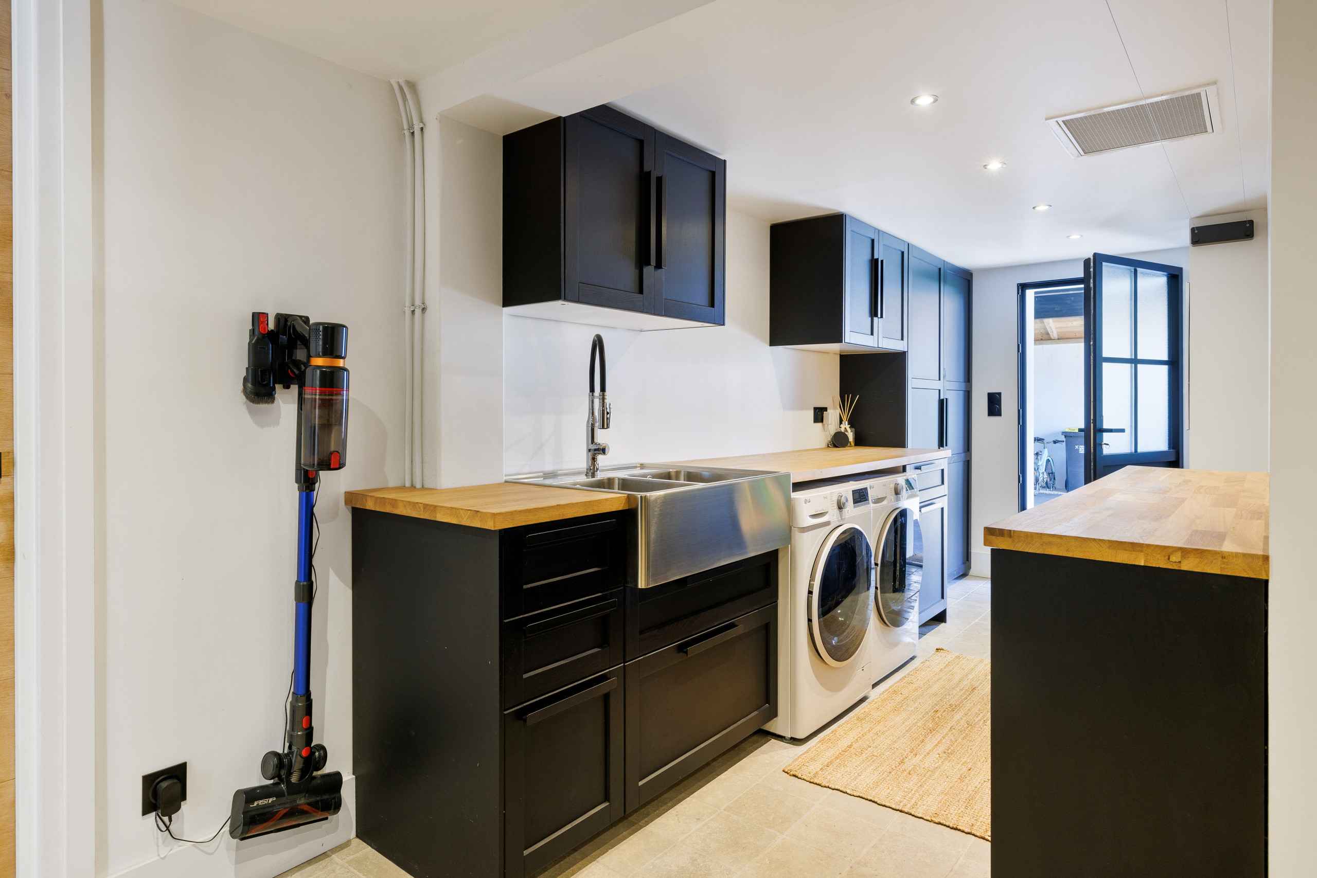 1745415572f523942133950ed5f5fdf6bba97e08fb - Attribut alt par défaut.