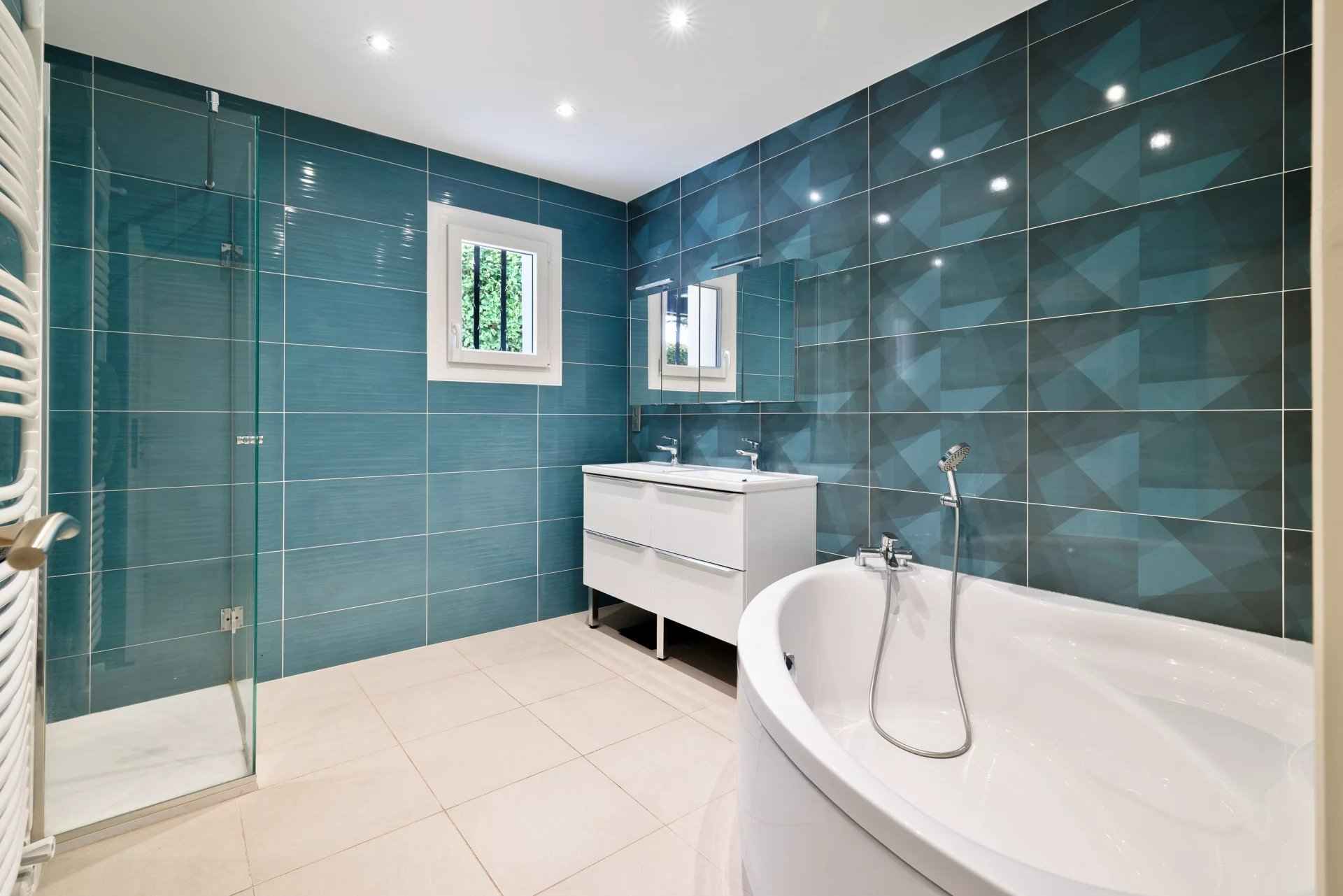 F198e129cb852adaf6bd6afe526d7c3b 0b403f2020 1920 original - Attribut alt par défaut.