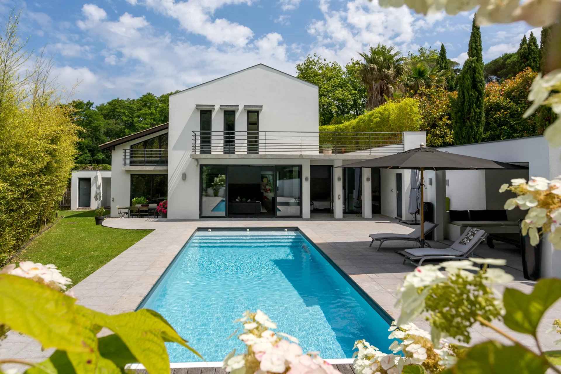 Edbbb9eb28fc489221be72c4f1a6e513 bf0cddd04f 1920 original - Attribut alt par défaut.