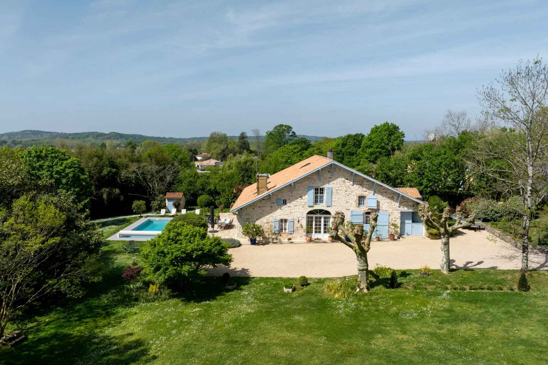 5f10ac3bc0a7c422baaafcf36c65cc02 9840f18ea5 1920 original - Attribut alt par défaut.