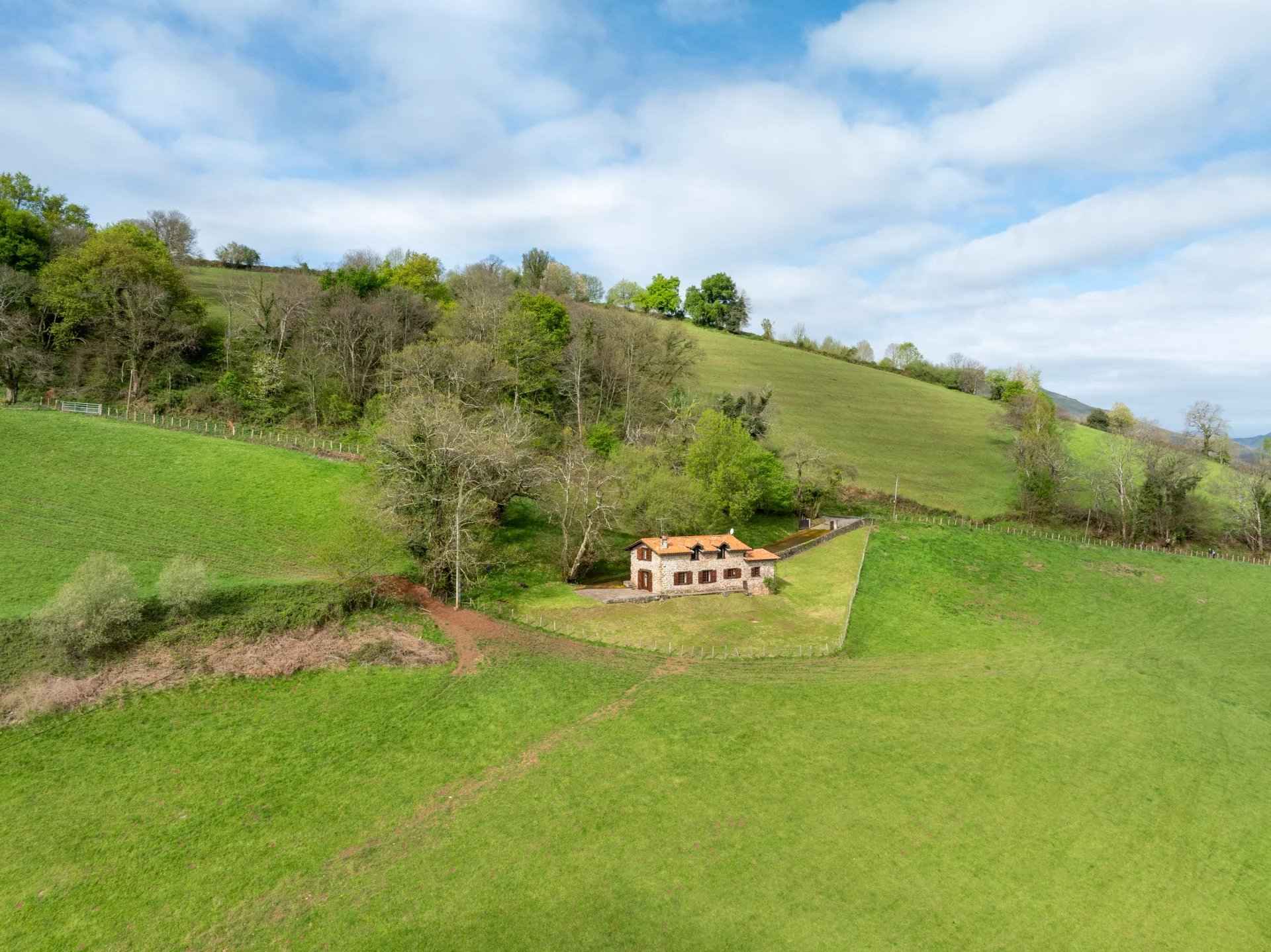 7ea5282bd97c0295264b3d644331ecaf e5bd6274cf 1920 original - Attribut alt par défaut.