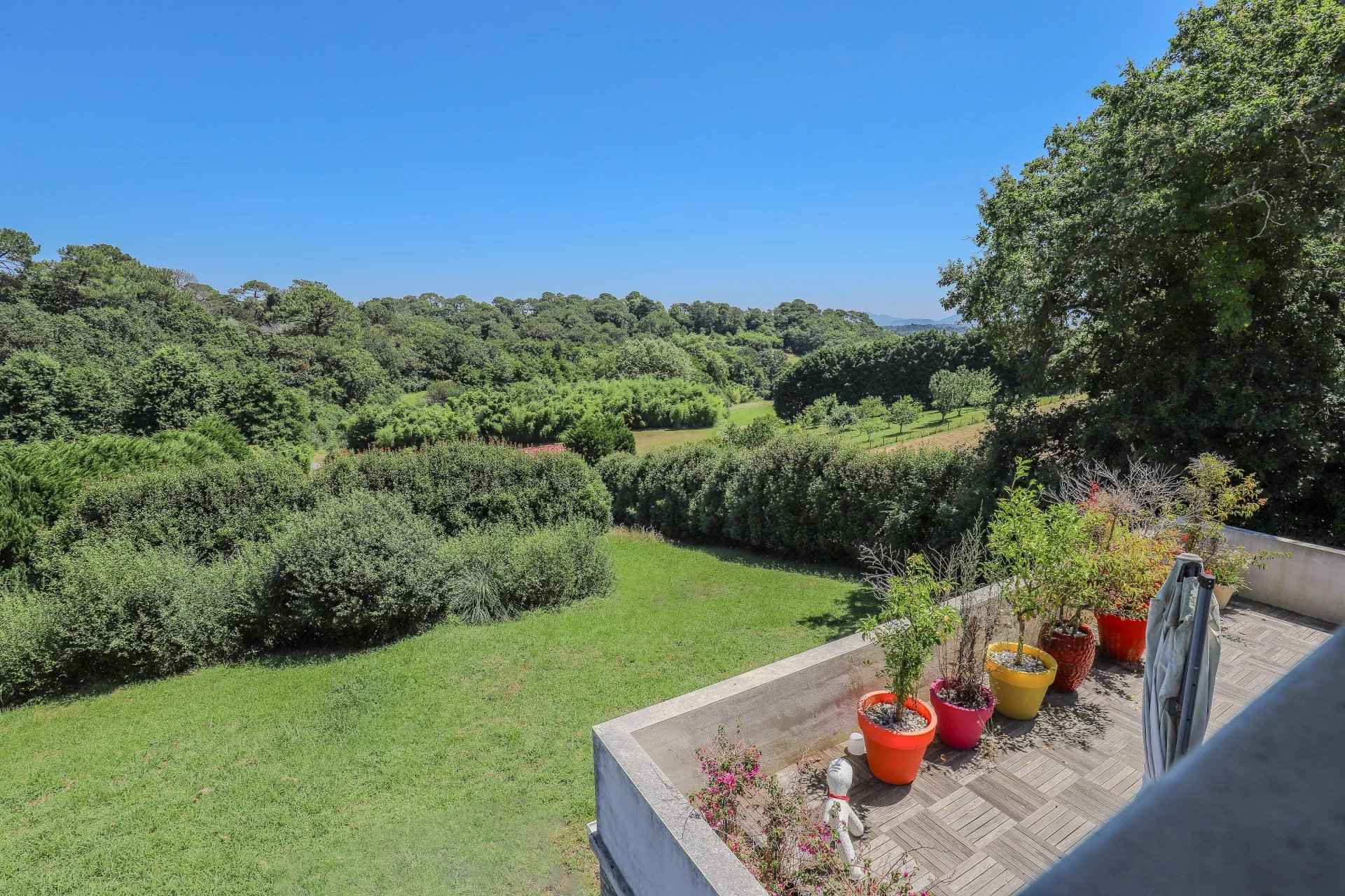 80c521a6bc50a2f6dc775ee134b0bd69 cd43d1749e 1920 original - Attribut alt par défaut.