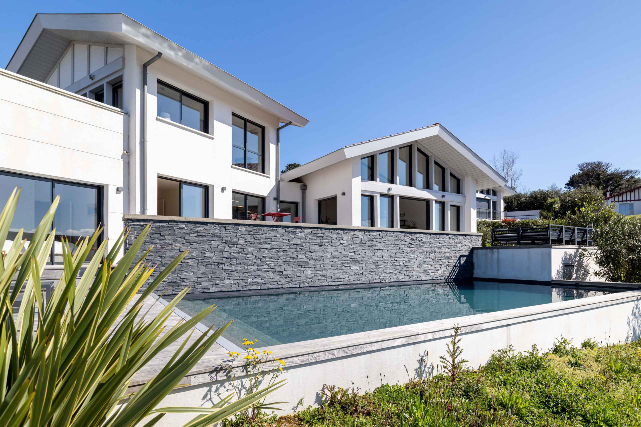 1680950052d40fcbb1a54b4c7d28dd8a3309984b48 - Translation missing: en.helpers.application.image_tag.default_alt