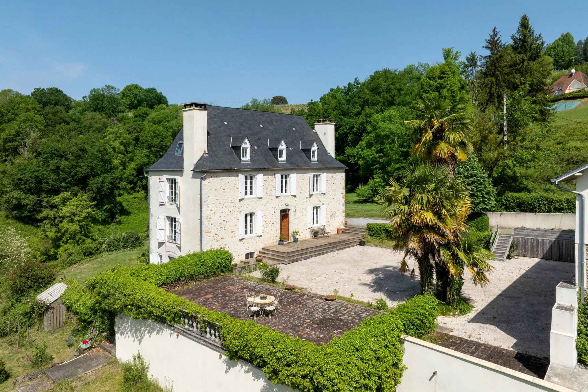 7235080ea8e1e28d52e46268d7c1093c 0282c8e3a7 1920 original - Translation missing: en.helpers.application.image_tag.default_alt