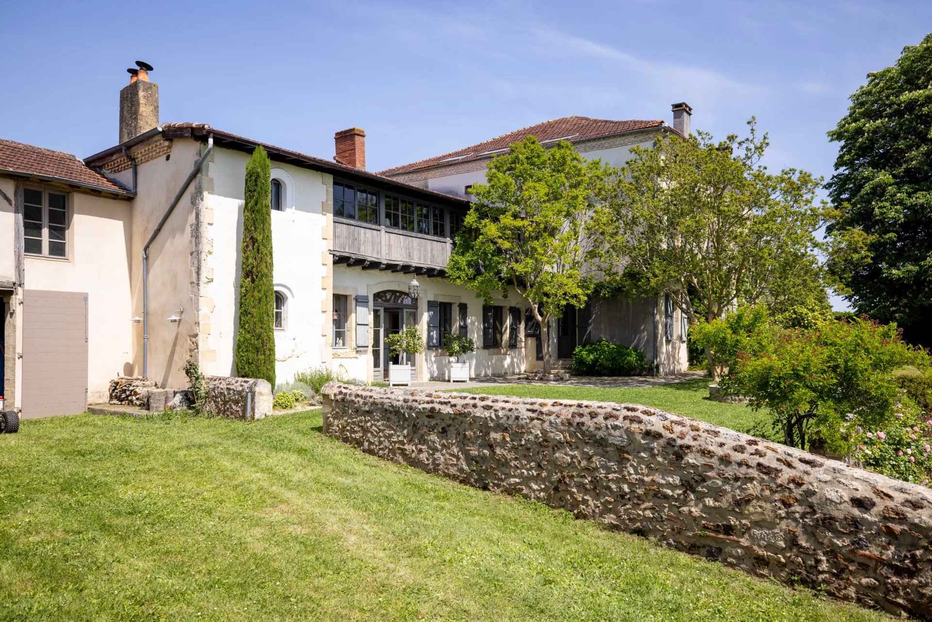 3d8b2b5a2195e9d70ade982d48f0b246 d0b8666d93 1920 original - Translation missing: en.helpers.application.image_tag.default_alt