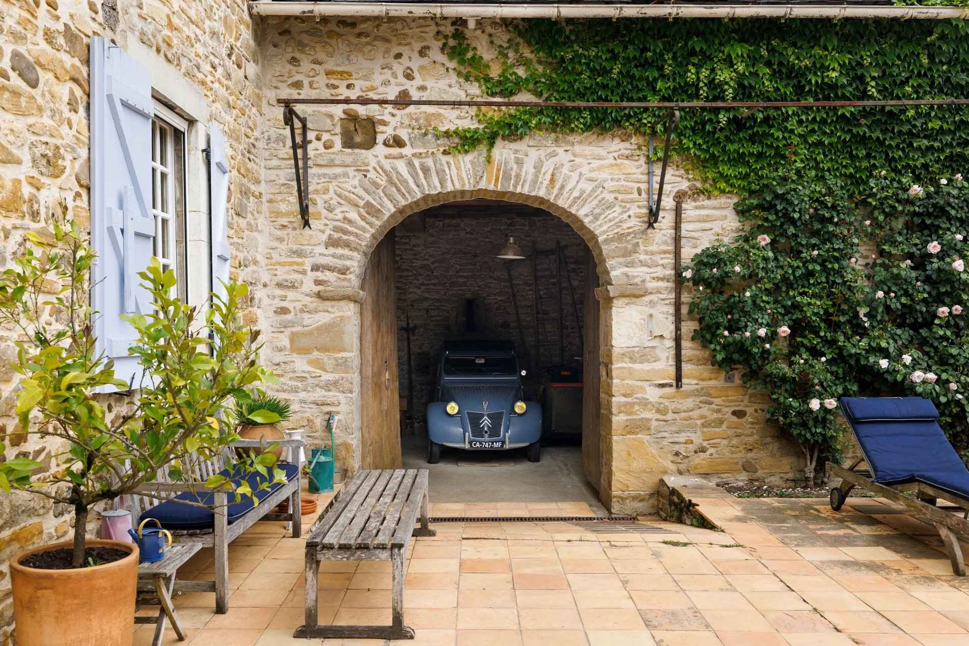 64e1ffe23e446f39875b7ade122b4695 562b41d112 1920 original - Attribut alt par défaut.