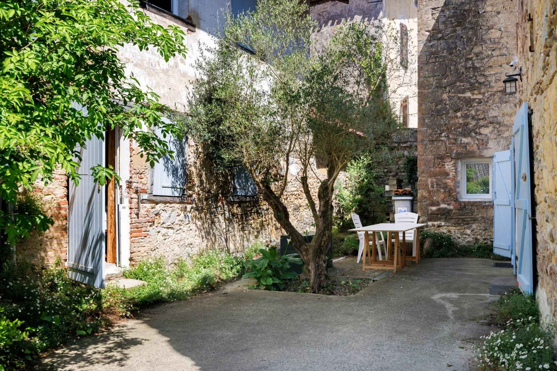 Ffb9fed75947e689fce9f9fe5cb68f93 35a8725968 1920 original - Attribut alt par défaut.