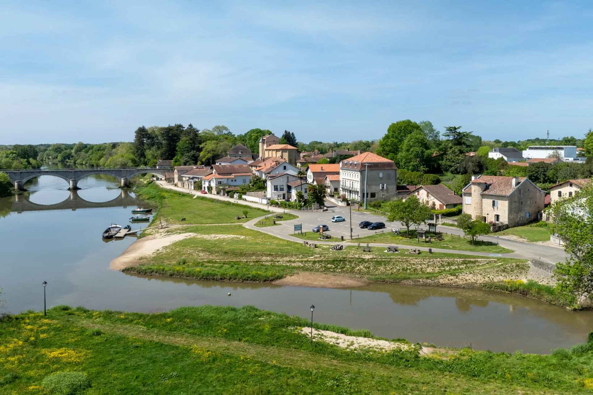 01fdae35bf7ba371de296f301dde8a2c 88b614007a 1920 original - Attribut alt par défaut.