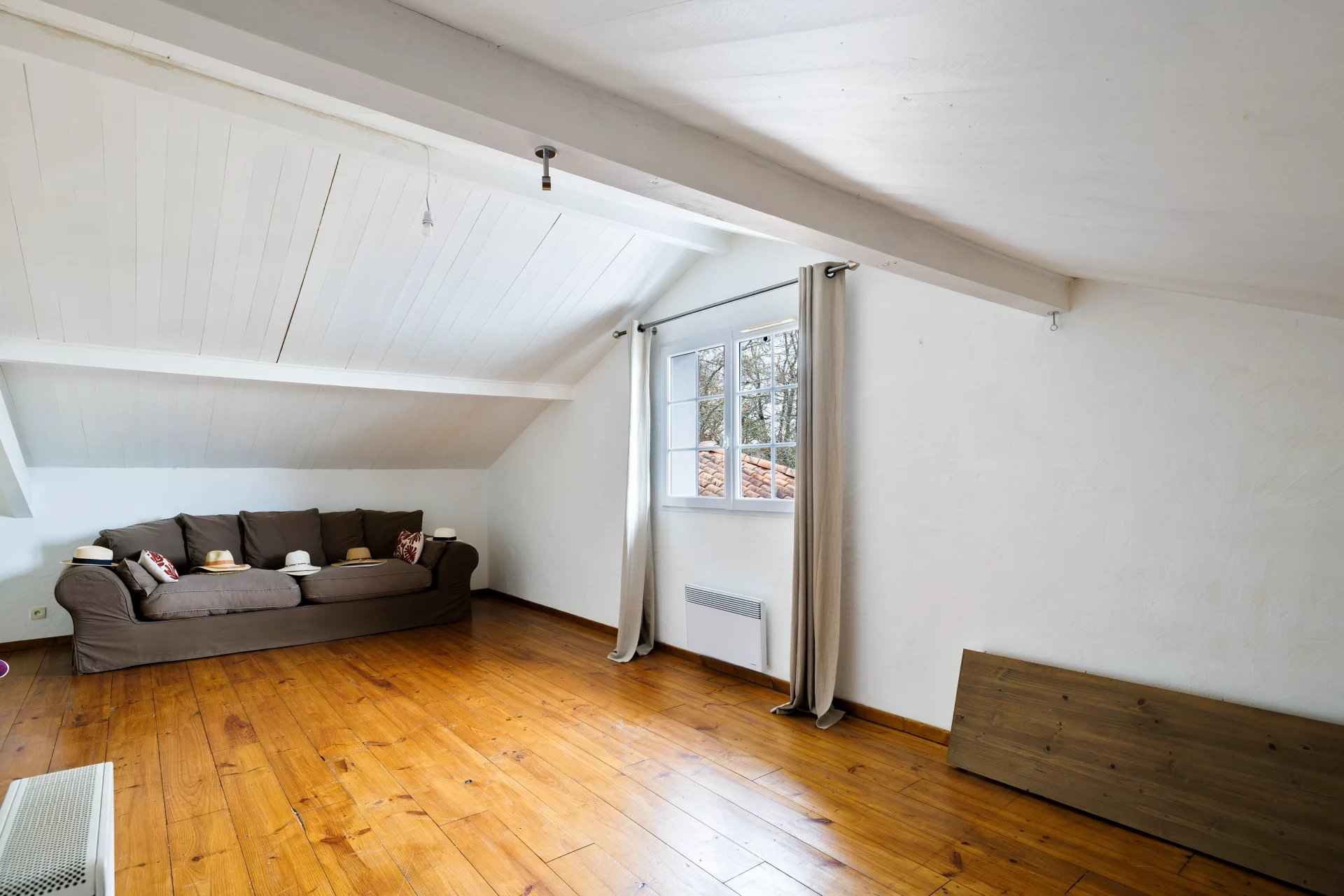 6d98342fad3857c276f97f8cc3dec5cd 5dafa8509c 1920 original - Translation missing: en.helpers.application.image_tag.default_alt