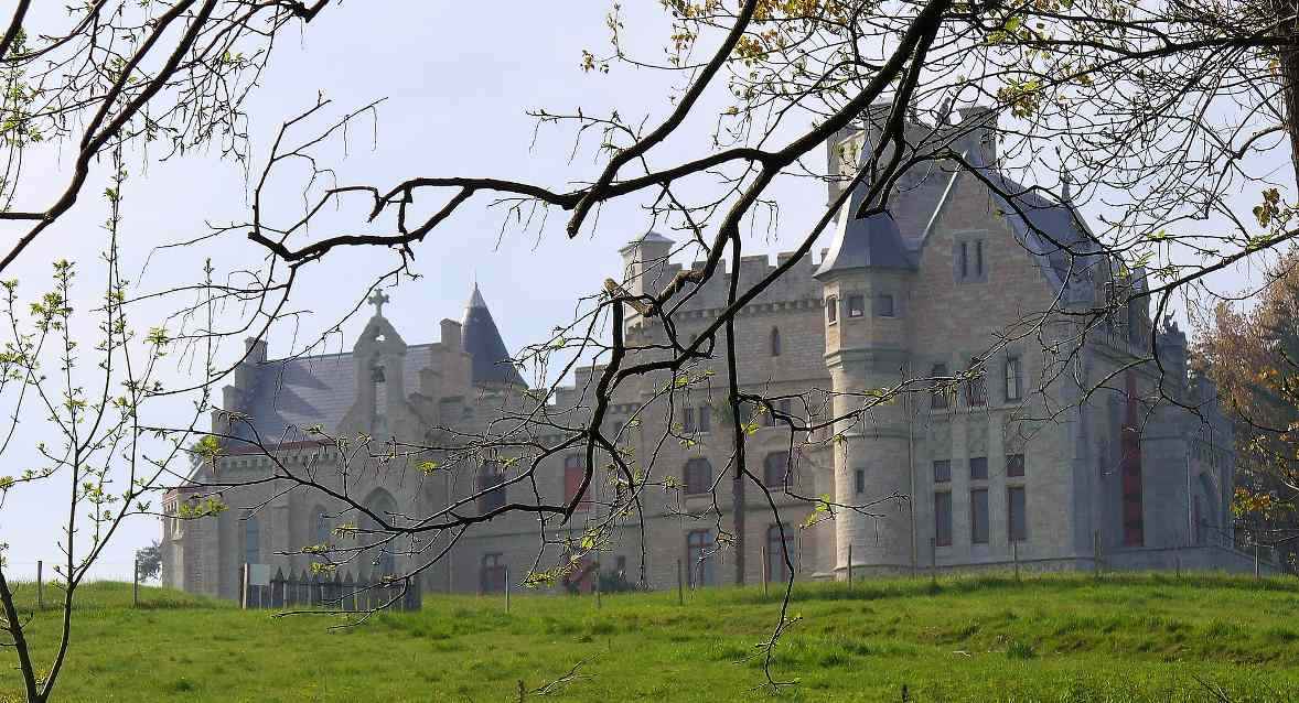 chateau pays basque